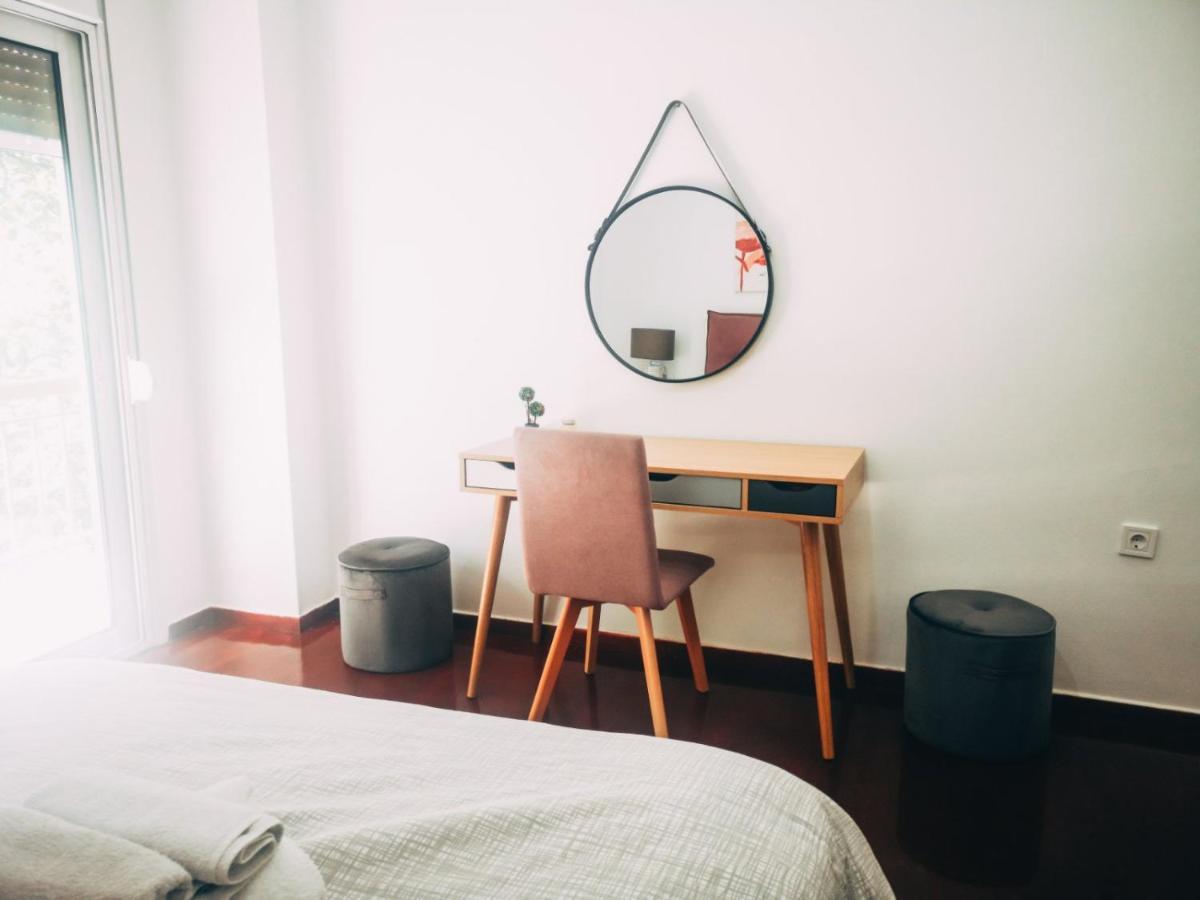 Explore Greece From Colorful City Centre Apartment Chalkís エクステリア 写真